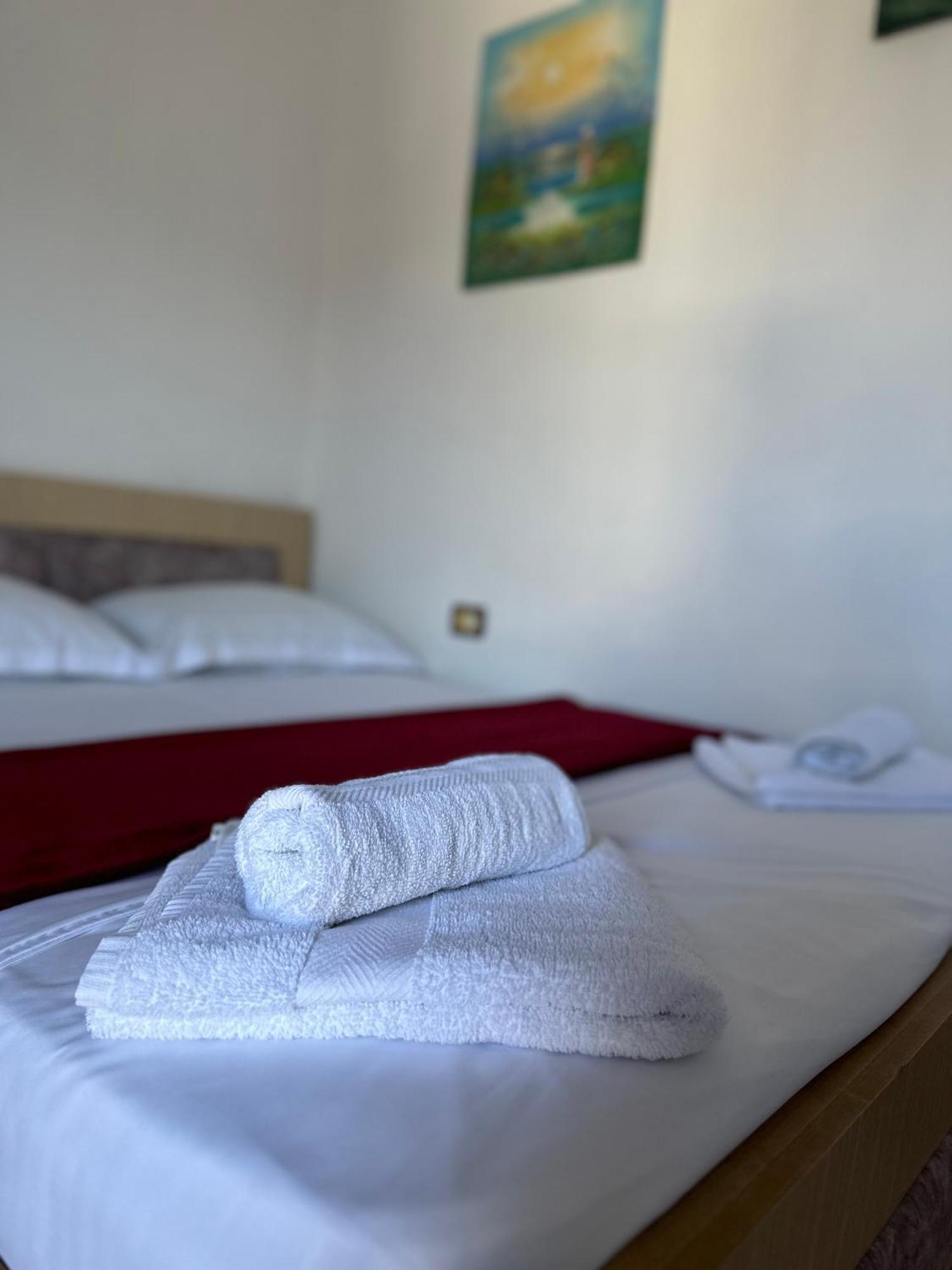 Albi'S Guesthouse Ksamil Ngoại thất bức ảnh